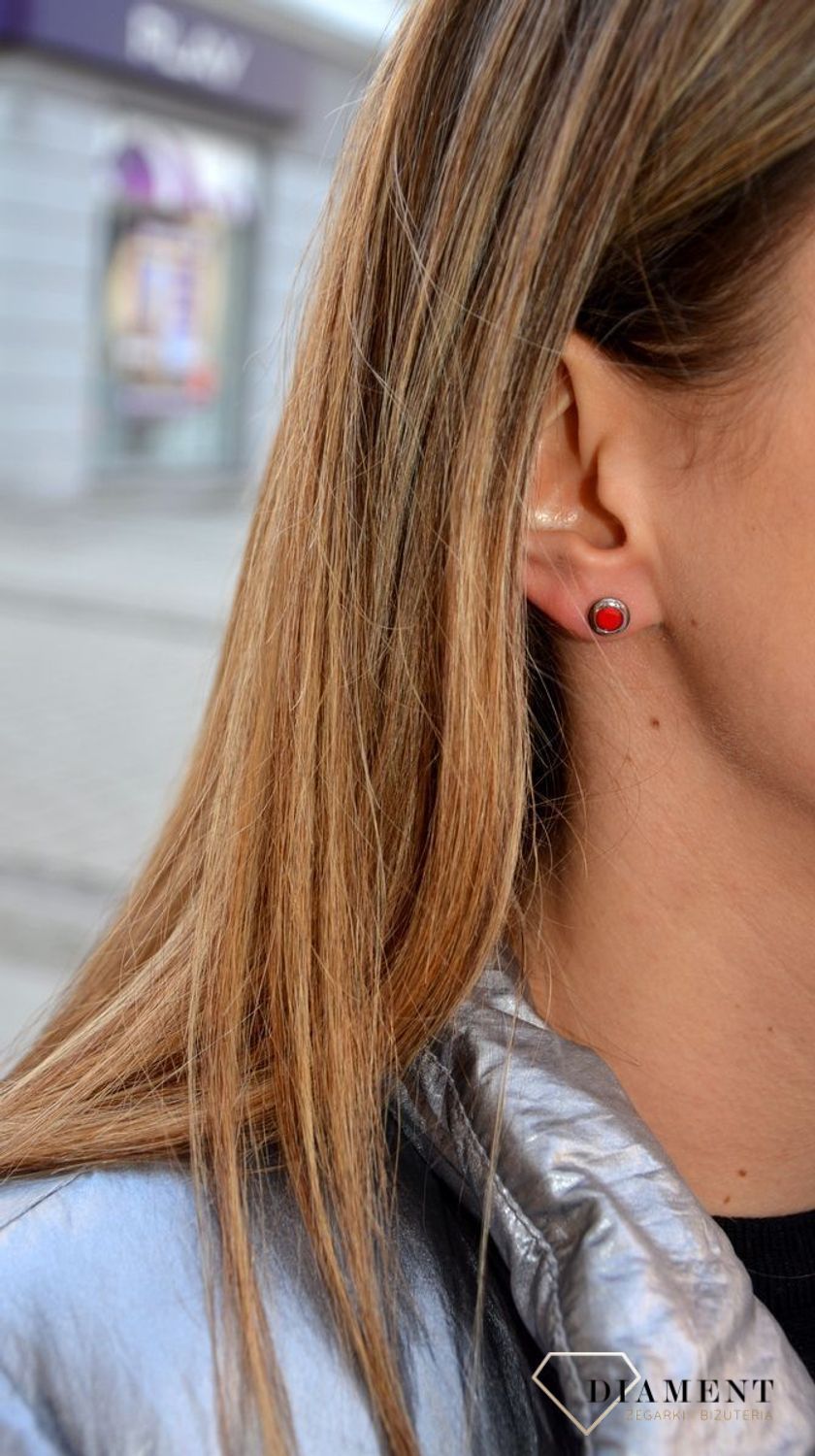 Kolczyki przy uchu Melano czerwony blask M01E 3001 SS CHINA RED.jpg